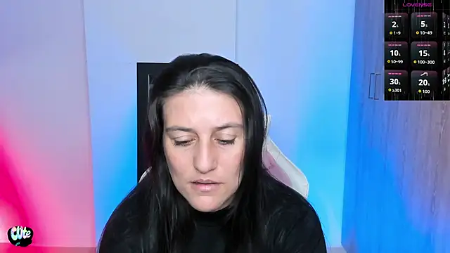 Saskyaa online show from February 12, 3:01 pm