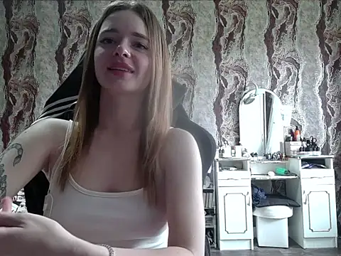 samanta55555 online show from May 18, 9:36 am
