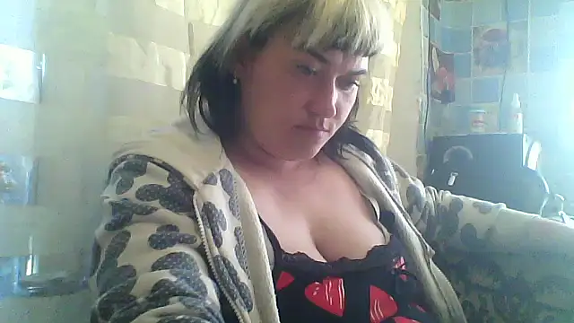 HollyLaBerry online show from May 11, 11:22 am