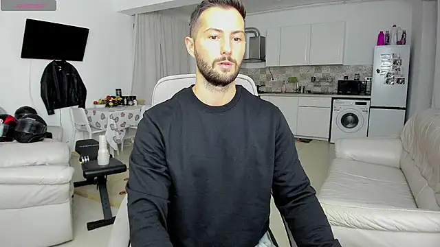 ZackFraser online show from October 3, 2:40 pm