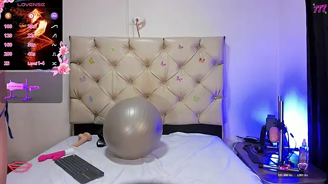 cleopatraa online show from April 22, 8:48 pm