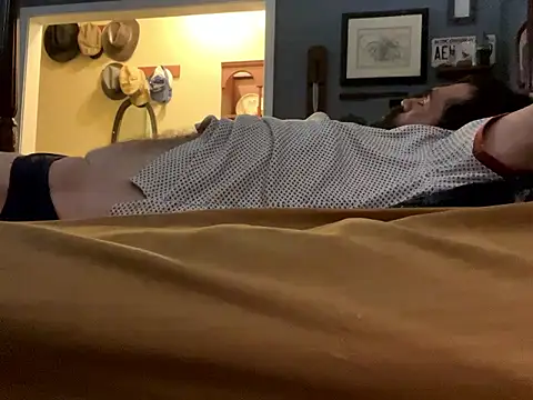 Onesieboy4daddys online show from April 12, 7:55 am