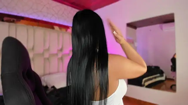 Kleverly Manson1 online show from September 27, 8:15 pm