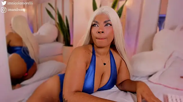 Nicolemorelli2 online show from November 10, 12:10 pm