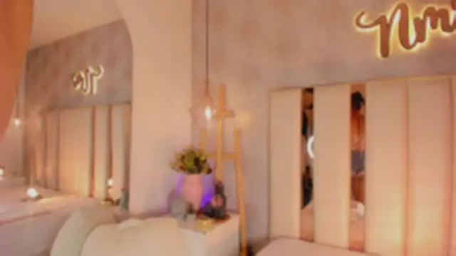 Nicolemorelli2 online show from October 21, 1:10 pm