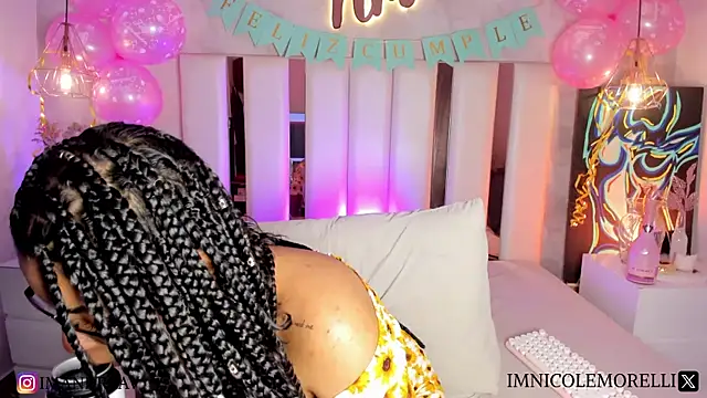 Snapshot of Nicolemorelli2 chatting on March 2, 2:58 pm Nicolemorelli2 online show from March 2, 2:58 pm
