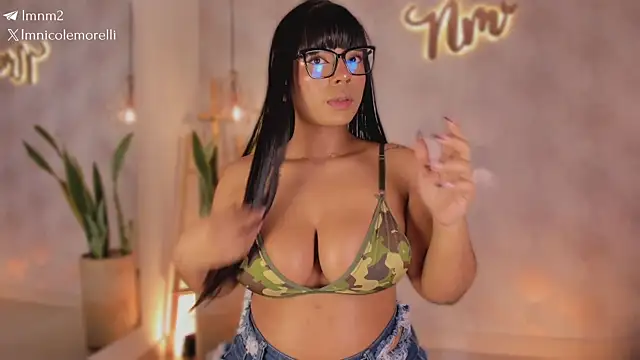 Nicolemorelli2 online show from March 26, 1:42 pm