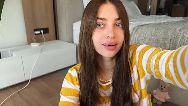 Elsa Ice online show from February 2, 4:15 am