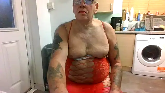 samanthasissieuk online show from November 7, 4:44 pm