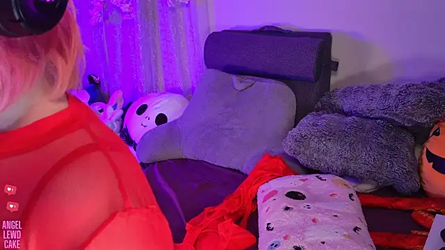 Snapshot of Angel-Lewd-Cake chatting on July 12, 4:30 pm Angel-Lewd-Cake online show from July 12, 4:30 pm