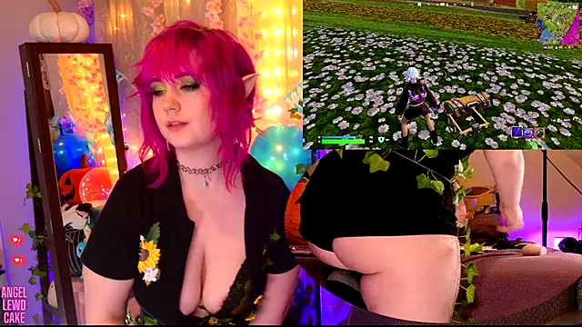 Snapshot of Angel-Lewd-Cake chatting on October 2, 10:13 pm Angel-Lewd-Cake online show from October 2, 10:13 pm
