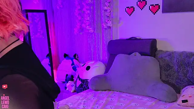 Snapshot of Angel-Lewd-Cake chatting on June 11, 12:54 am Angel-Lewd-Cake online show from June 11, 12:54 am
