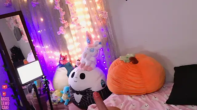 Angel-Lewd-Cake online show from March 26, 1:20 pm