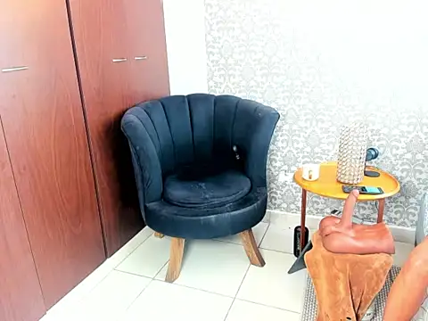 mabelsaravia online show from February 13, 6:30 pm