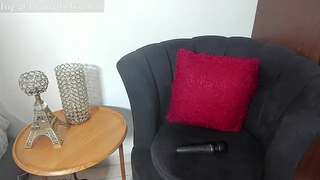 mabelsaravia online show from November 28, 6:30 pm