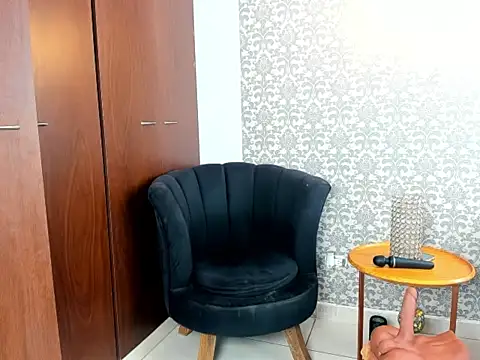 mabelsaravia online show from February 12, 6:18 pm