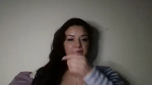 Snapshot of Linusya chatting on October 26, 4:51 pm Linusya online show from October 26, 4:51 pm