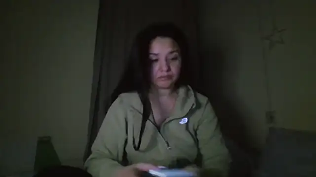 Linusya online show from February 6, 4:47 pm