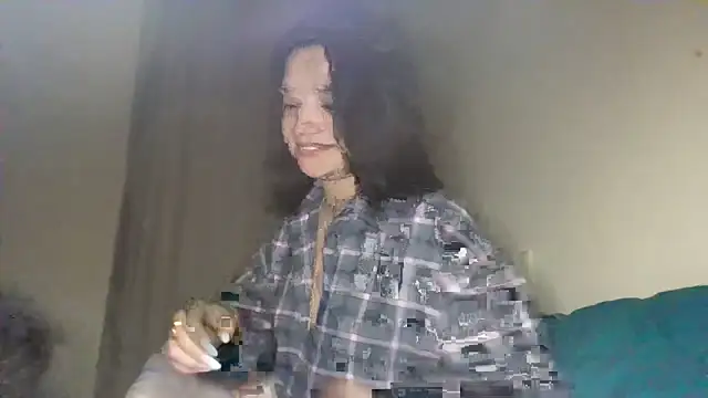 Linusya online show from December 3, 6:18 pm