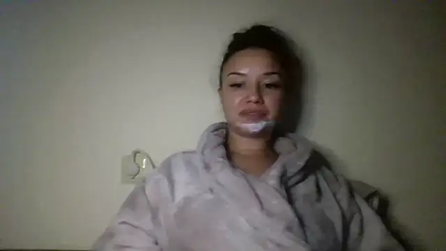 Snapshot of Linusya chatting on October 24, 2:27 pm Linusya online show from October 24, 2:27 pm