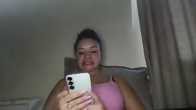 Snapshot of Linusya chatting on September 17, 3:25 pm Linusya online show from September 17, 3:25 pm