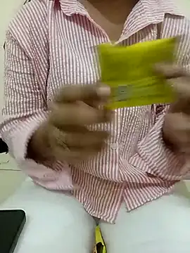 Snapshot of sweet_jia23 chatting on November 1, 4:52 am sweet jia23 online show from November 1, 4:52 am