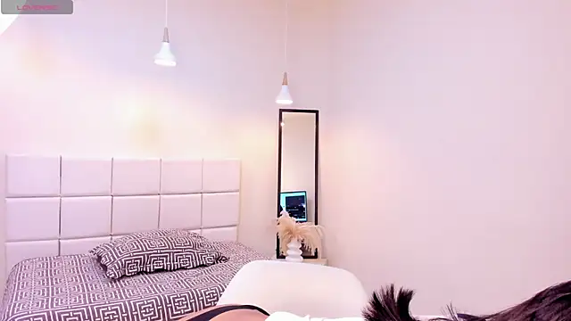 your khloe online show from January 10, 1:28 pm