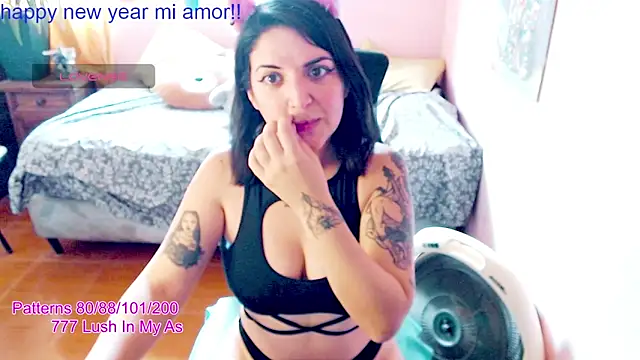 raquellov1 online show from January 2, 8:57 pm
