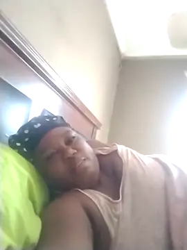 Snapshot of MATUREBUSSTY chatting on November 3, 9:02 am MATUREBUSSTY online show from November 3, 9:02 am