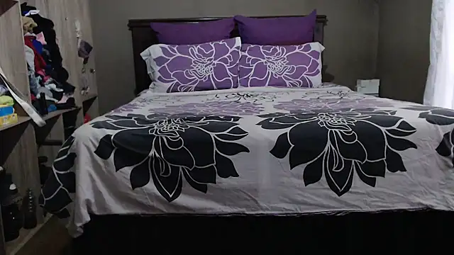 MATUREBUSSTY online show from January 16, 3:43 am