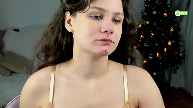 Snapshot of Charlotte_wow chatting on December 18, 2:43 pm Charlotte wow online show from December 18, 2:43 pm