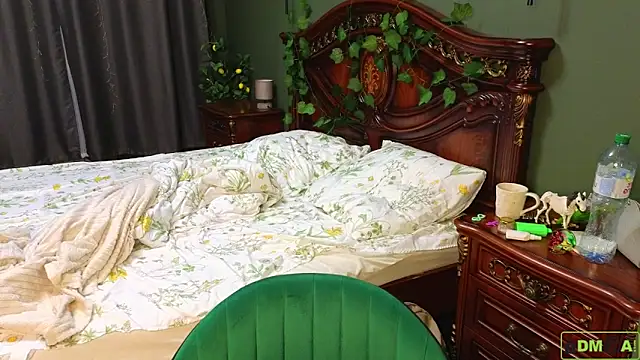 Snapshot of Charlotte_wow chatting on October 31, 5:20 pm Charlotte wow online show from October 31, 5:20 pm