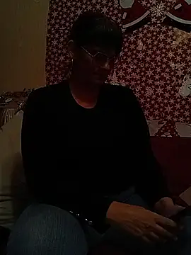 Snapshot of cricrimodele chatting on December 16, 6:01 pm cricrimodele online show from December 16, 6:01 pm