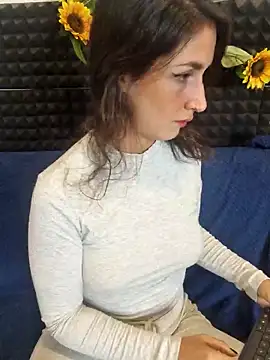 Snapshot of Stefania_PT chatting on November 6, 8:29 am Stefania PT online show from November 6, 8:29 am