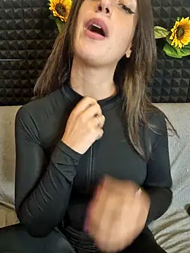 Snapshot of Stefania_PT chatting on October 15, 10:23 am Stefania PT online show from October 15, 10:23 am