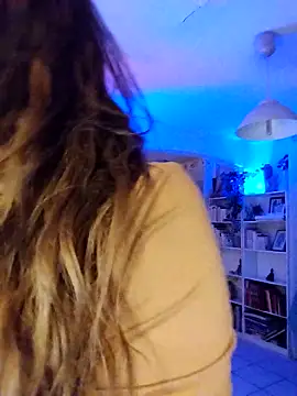 Snapshot of Luna_Kitanna chatting on February 10, 9:15 pm Luna Kitanna online show from February 10, 9:15 pm