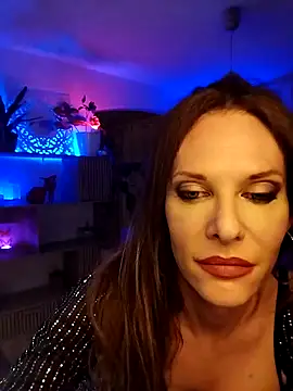 Luna Kitanna online show from April 11, 7:50 pm