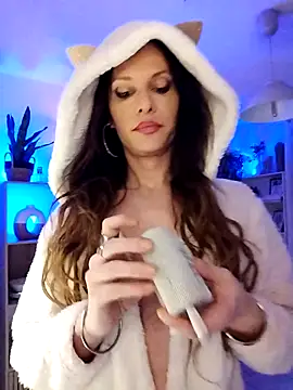 Snapshot of Luna_Kitanna chatting on March 2, 10:02 pm Luna Kitanna online show from March 2, 10:02 pm