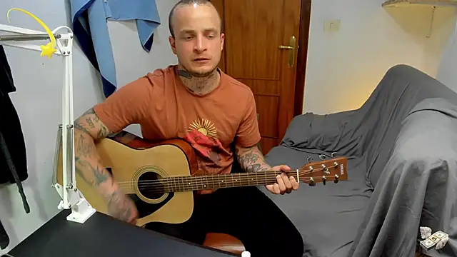 Snapshot of layneinchains chatting on June 4, 3:49 pm layneinchains online show from June 4, 3:49 pm