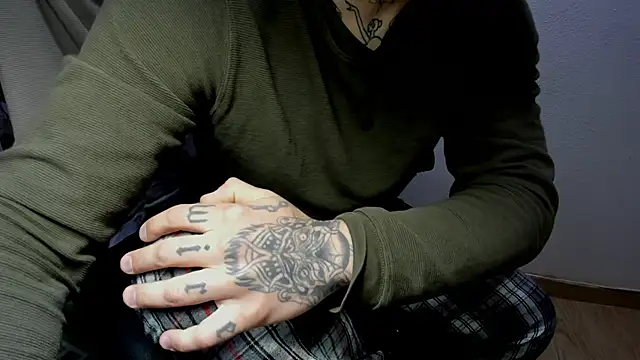 layneinchains online show from November 25, 7:52 am