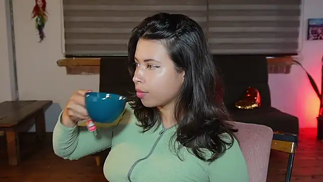 Snapshot of Kozzy_ chatting on November 19, 9:26 pm Kozzy online show from November 19, 9:26 pm