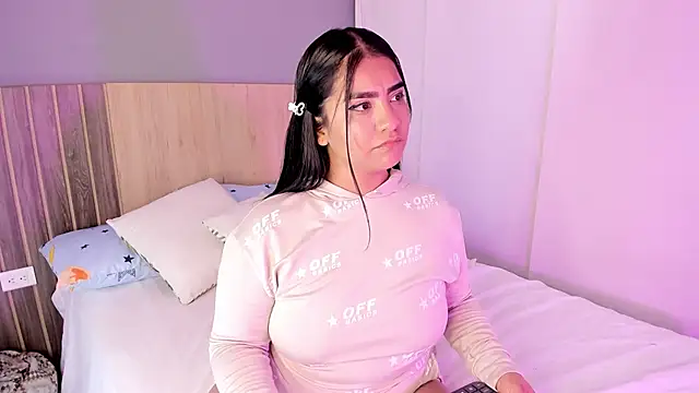 hannnasmith online show from November 12, 3:10 am