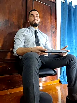 Snapshot of HenryBenso chatting on October 7, 5:03 pm HenryBenso online show from October 7, 5:03 pm