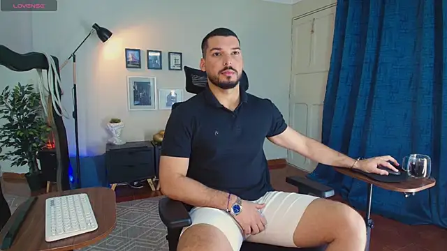 HenryBenso online show from April 17, 3:48 pm