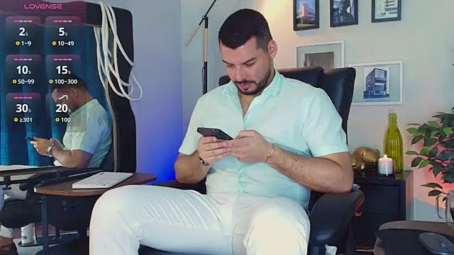 HenryBenso online show from April 7, 4:09 pm