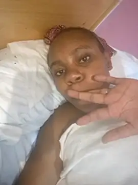 pinkiechebet online show from February 4, 11:55 pm