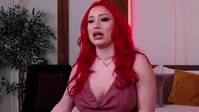 EmyHilton online show from February 3, 6:11 am