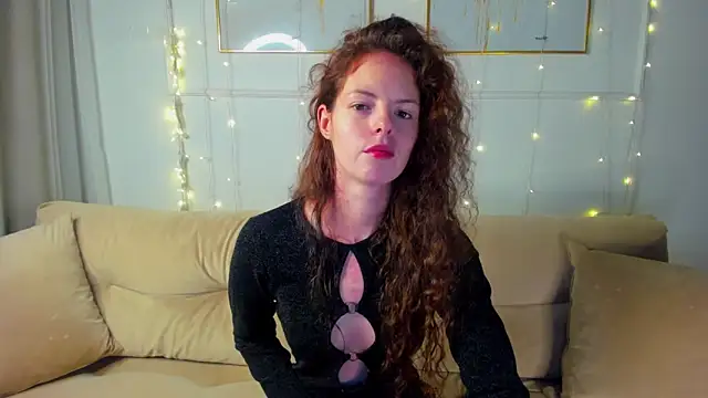 Snapshot of RubyAttwood chatting on November 21, 6:45 am RubyAttwood online show from November 21, 6:45 am