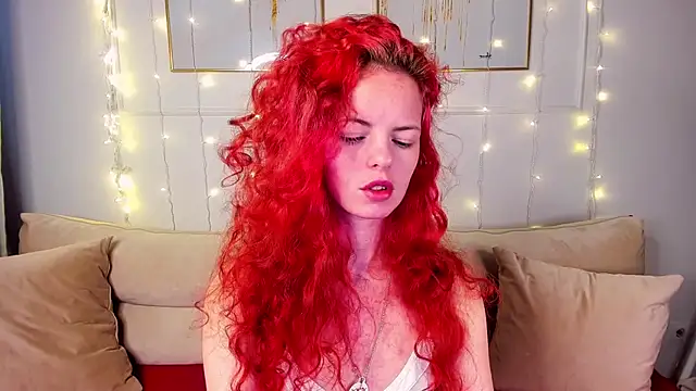Snapshot of RubyAttwood chatting on February 6, 11:20 am RubyAttwood online show from February 6, 11:20 am