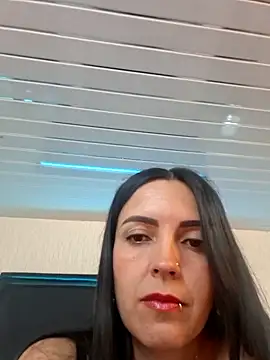 SuzanSmithh online show from February 9, 2:15 pm